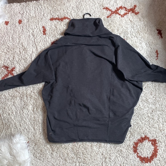 Lululemon- Sweatshirt Cardigan- Open Front- Size 8- Black w/ Pockets - Picture 8 of 10